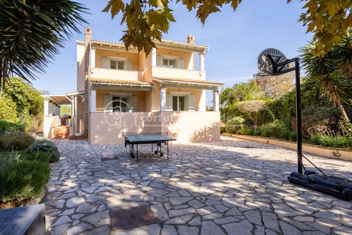 Image No.31-6 Bed House for sale