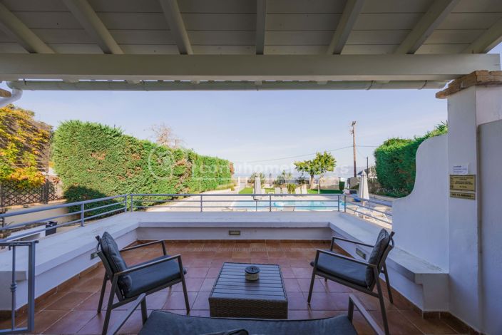 Image No.7-6 Bed House for sale