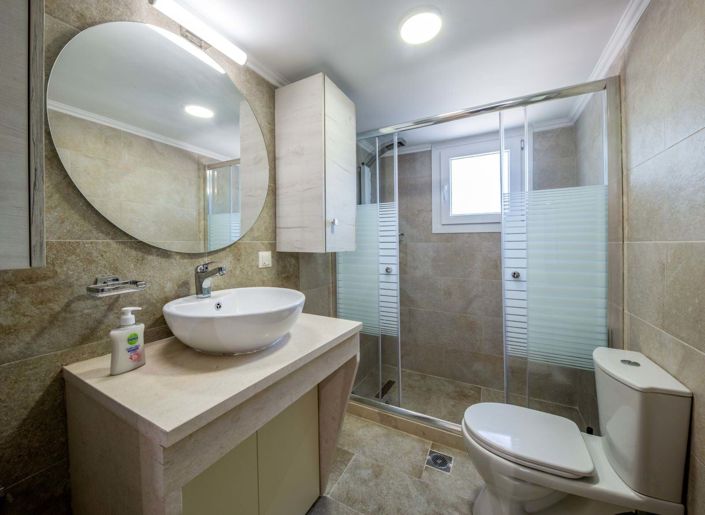 Image No.2-5 Bed House for sale