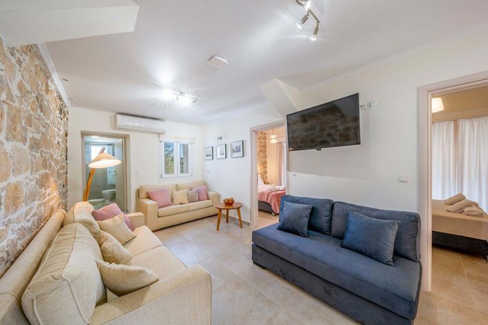 Image No.3-5 Bed House for sale