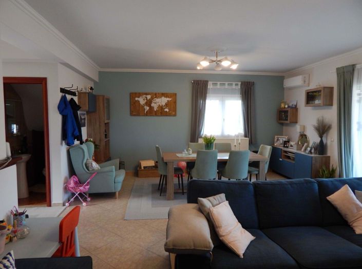 Image No.10-3 Bed House for sale