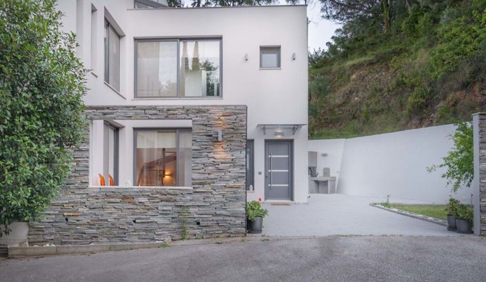 Image No.4-5 Bed House for sale