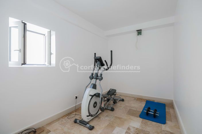 Image No.17-4 Bed House for sale