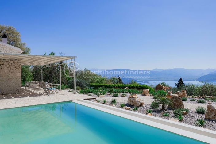 Image No.2-4 Bed House for sale