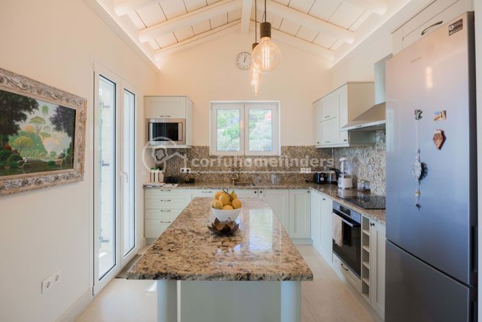 Image No.21-4 Bed House for sale