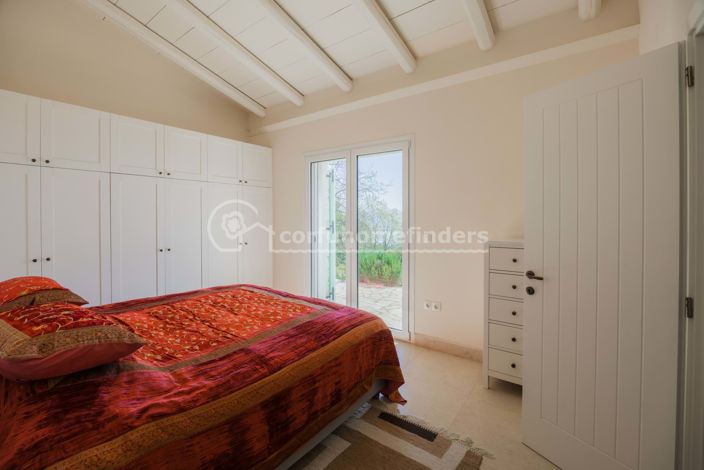 Image No.23-4 Bed House for sale