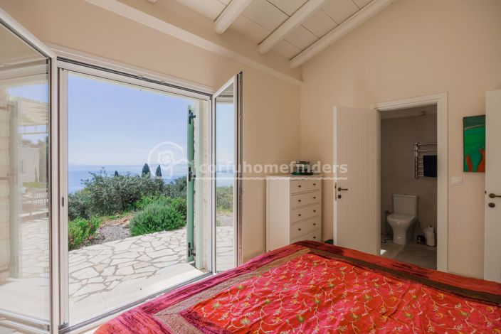 Image No.24-4 Bed House for sale