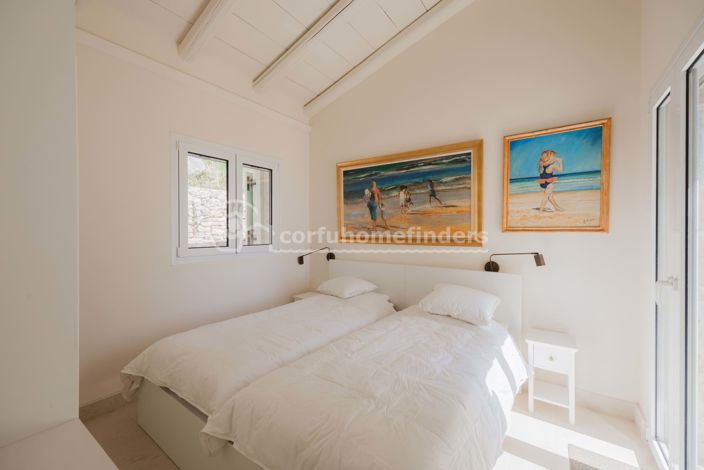 Image No.25-4 Bed House for sale