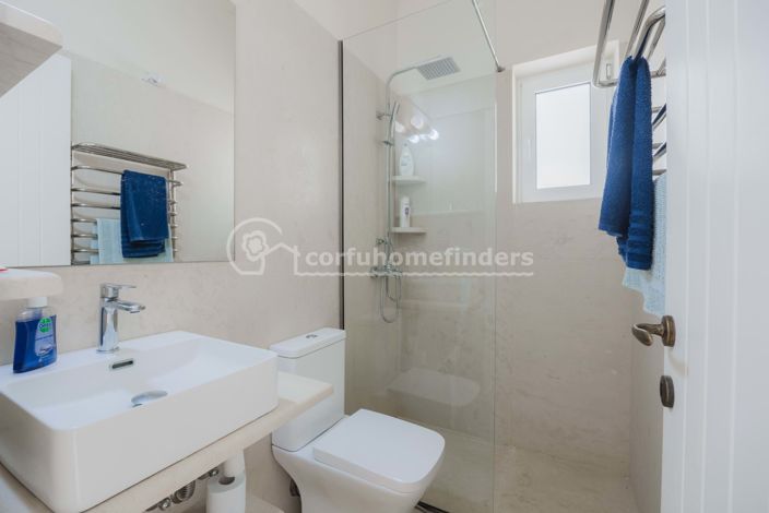 Image No.27-4 Bed House for sale