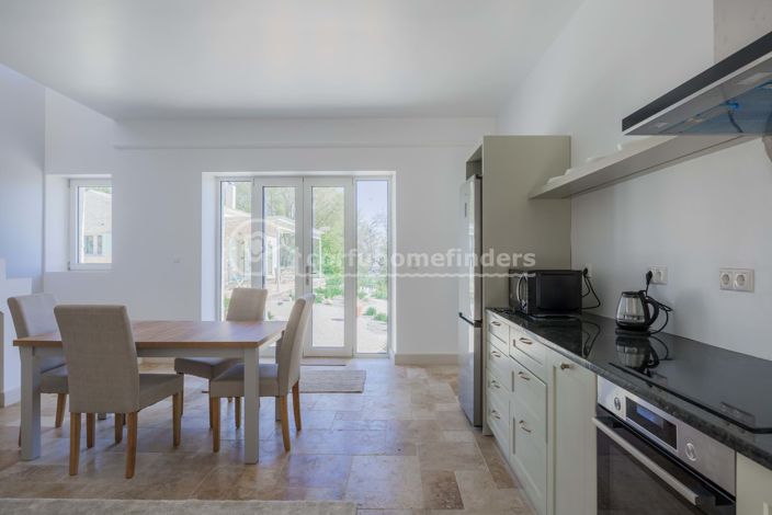 Image No.6-4 Bed House for sale