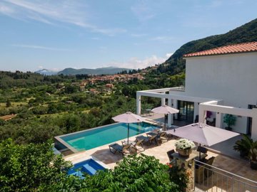 1 - Doukades, House