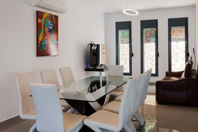 4df86620-031b-4c67-b930-2e246f69cb34