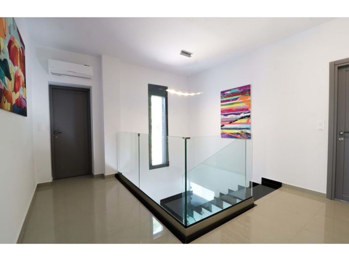 Image No.13-4 Bed House for sale