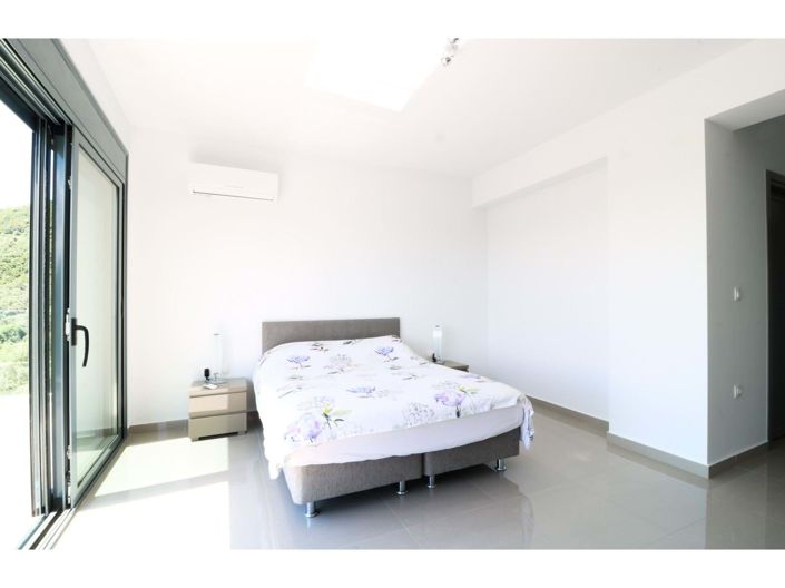 Image No.15-4 Bed House for sale