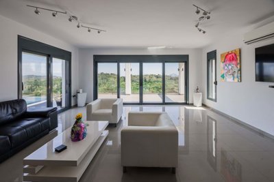 195e16af-eeb0-4399-9f90-6e60558b4375