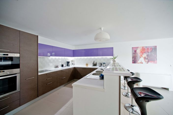 Image No.20-8 Bed House for sale