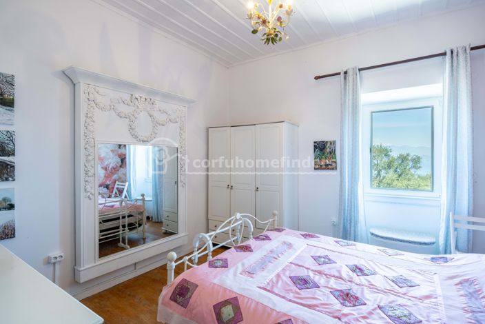 Image No.12-3 Bed House for sale