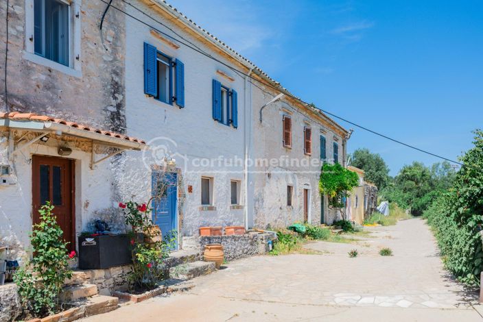 Image No.2-3 Bed House for sale