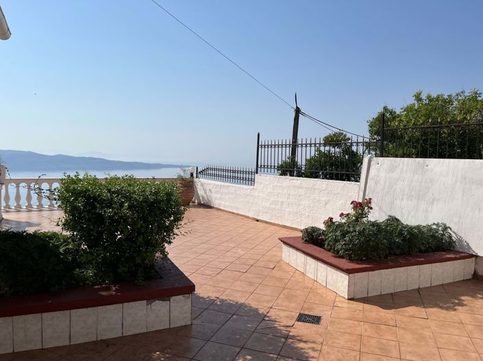 Image No.10-4 Bed House for sale