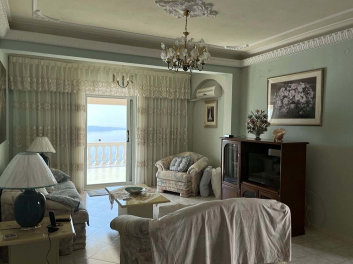 Image No.8-4 Bed House for sale