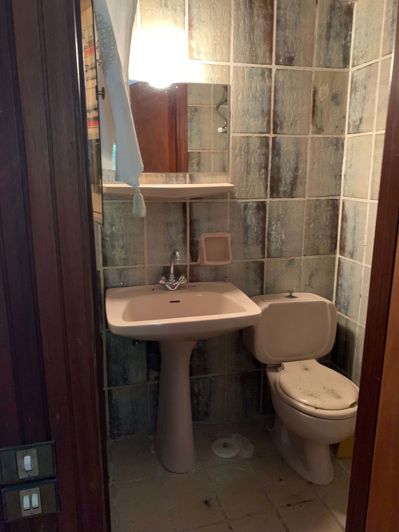 Image No.8-5 Bed House for sale