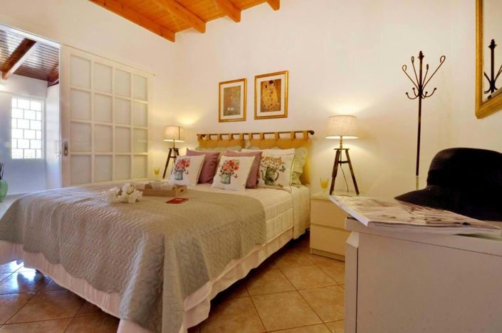 Image No.11-3 Bed House for sale