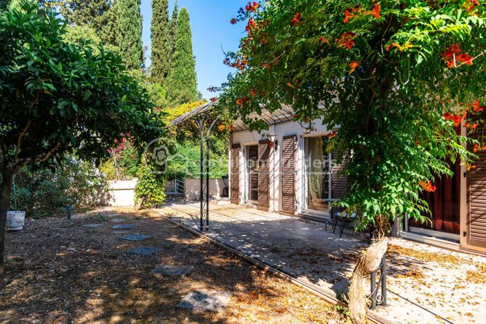 Image No.18-6 Bed House for sale