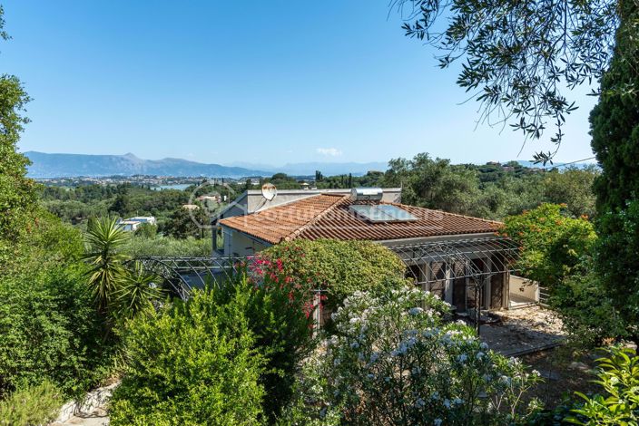 Image No.3-6 Bed House for sale