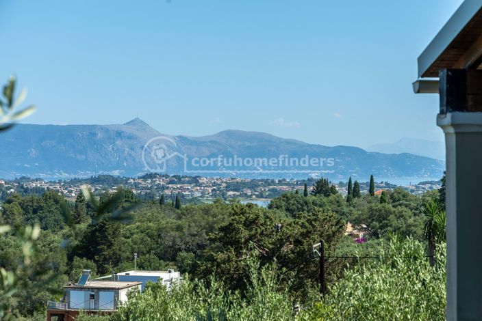 Image No.35-6 Bed House for sale