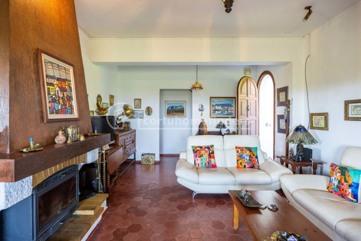 Image No.5-6 Bed House for sale