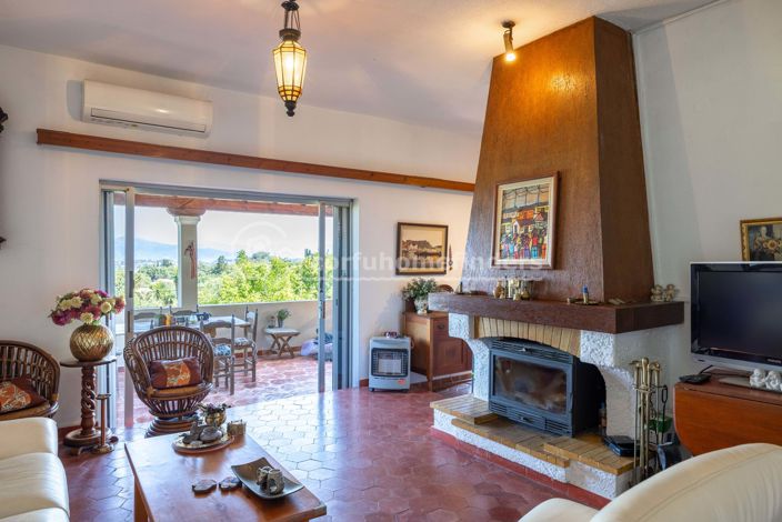 Image No.6-6 Bed House for sale