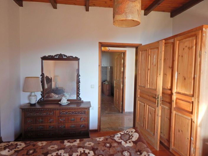 Image No.12-5 Bed House for sale