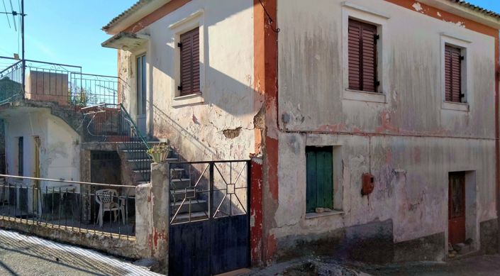 Image No.2-Propriété de 3 chambres à vendre à Gardeládes