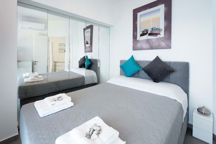 Image No.13-8 Bed House for sale