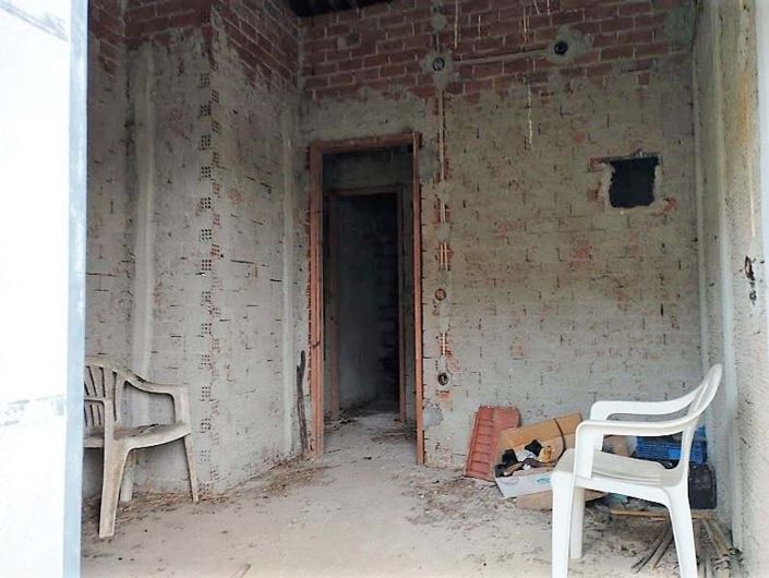 Image No.6-3 Bed House for sale