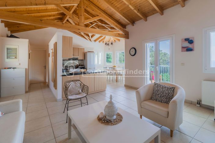 Image No.11-3 Bed House for sale