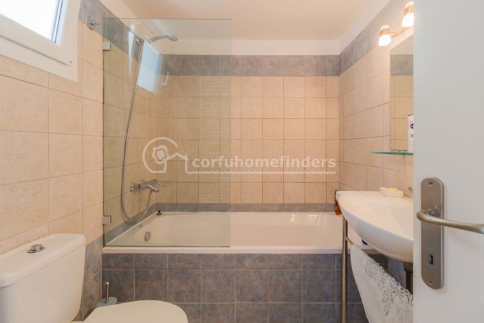 Image No.14-3 Bed House for sale