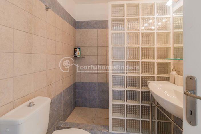 Image No.19-3 Bed House for sale