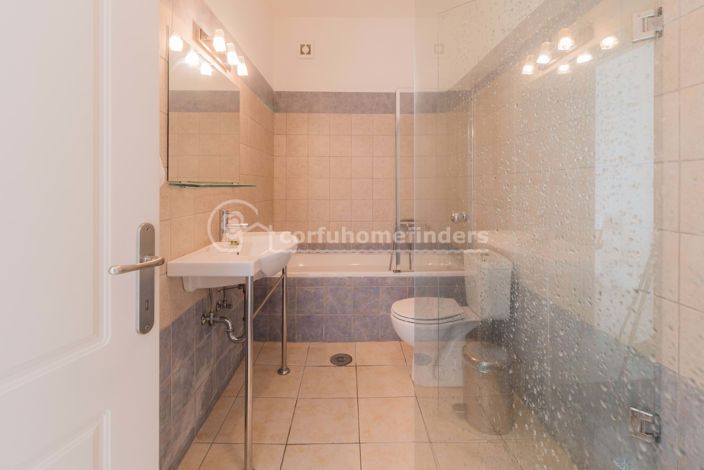 Image No.21-3 Bed House for sale