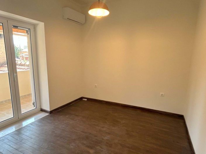 Image No.12-2 Bed House for sale