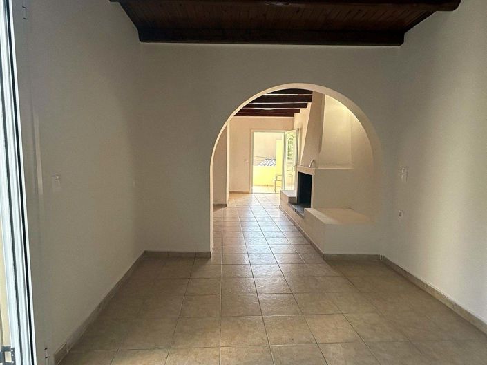 Image No.8-2 Bed House for sale