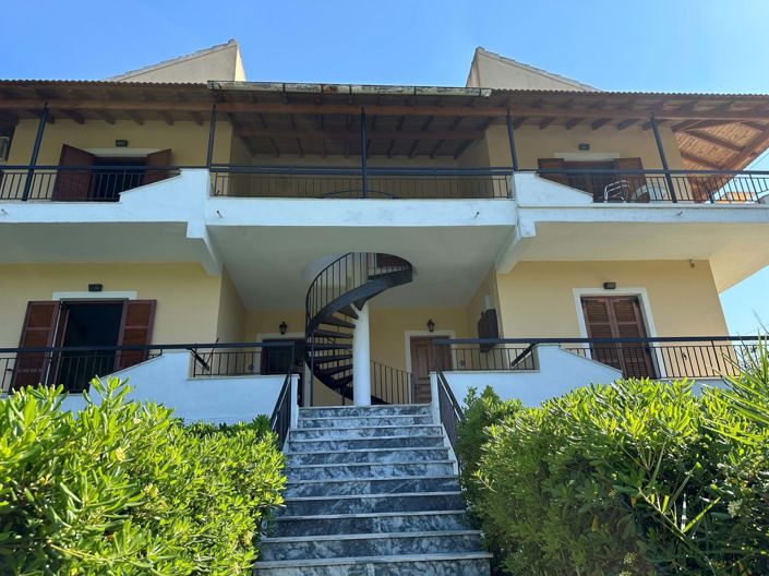 Image No.3-Maison de 8 chambres à vendre à Corfou