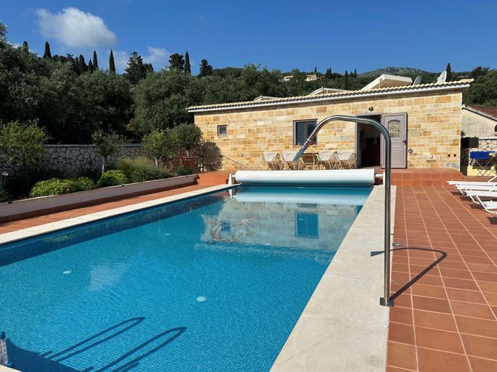 Image No.33-Maison de 9 chambres à vendre à Kassiopi