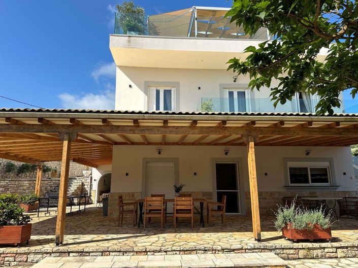 Image No.7-Maison de 9 chambres à vendre à Kassiopi