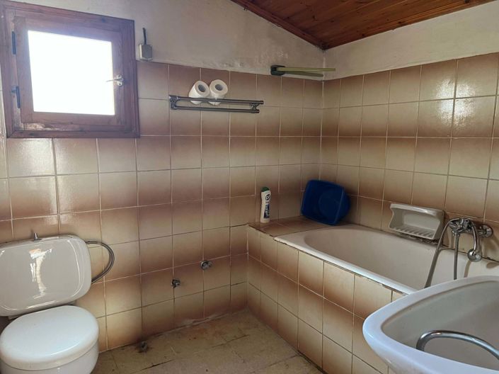 Image No.8-2 Bed House for sale