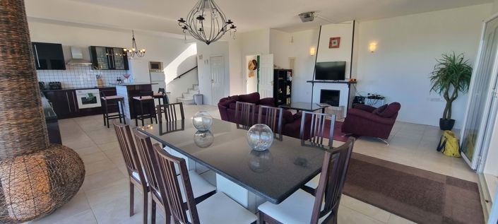 Image No.8-4 Bed House for sale