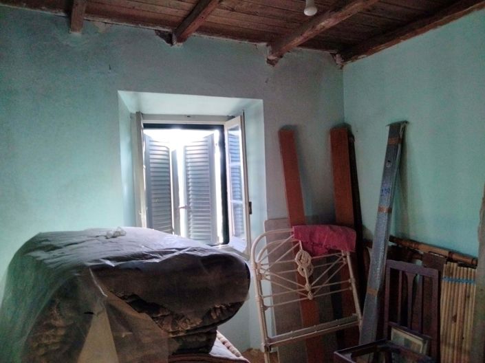 Image No.5-2 Bed House for sale