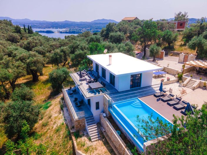 Image No.2-5 Bed House for sale