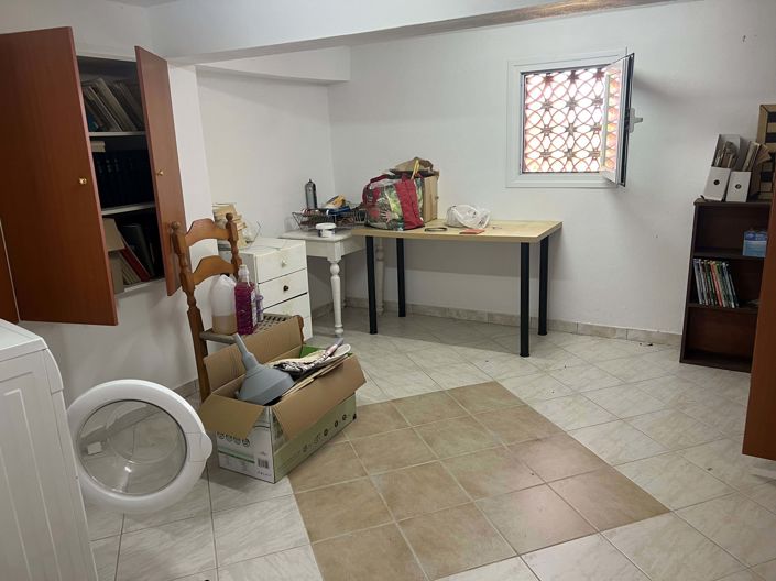 Image No.13-1 Bed House for sale