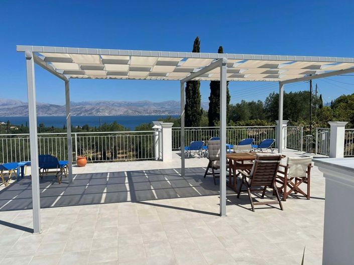 Image No.6-Propriété de 6 chambres à vendre à Kassiopi